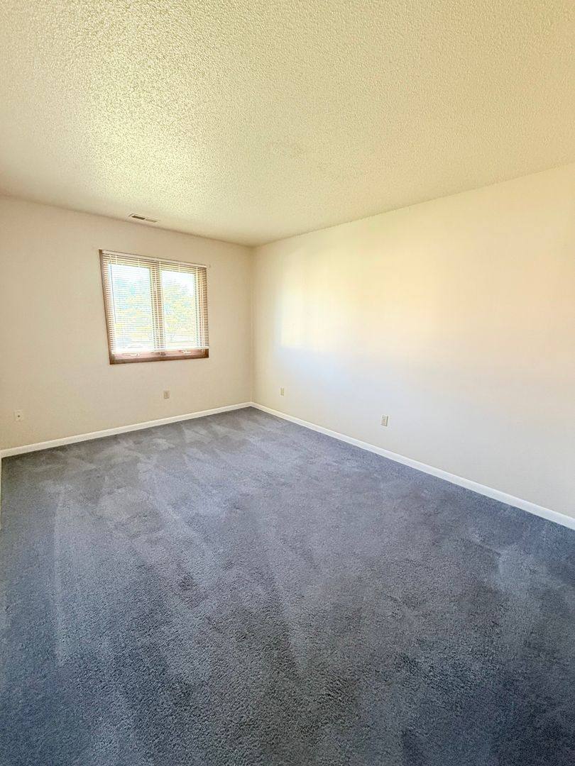 Apartment for rent at 110 Thompson Dr, Lincoln, IL 62656