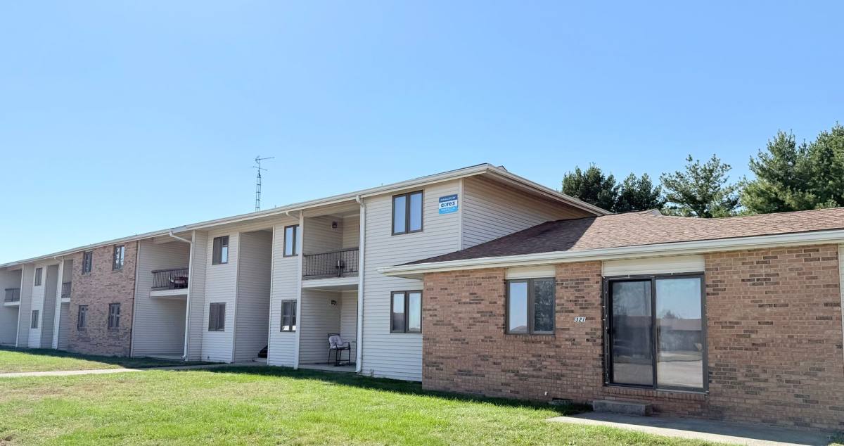Apartment for rent at 110 Thompson Dr, Lincoln, IL 62656