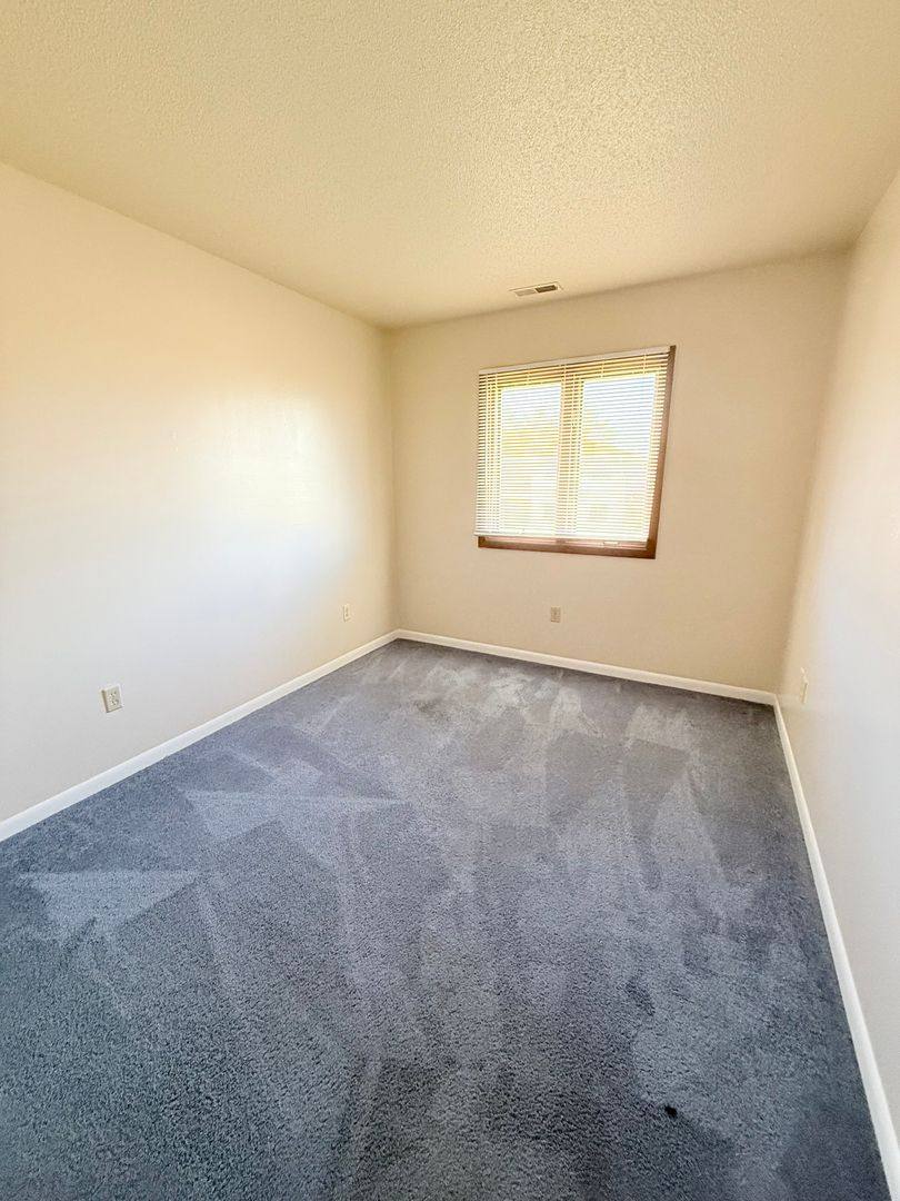Apartment for rent at 110 Thompson Dr, Lincoln, IL 62656