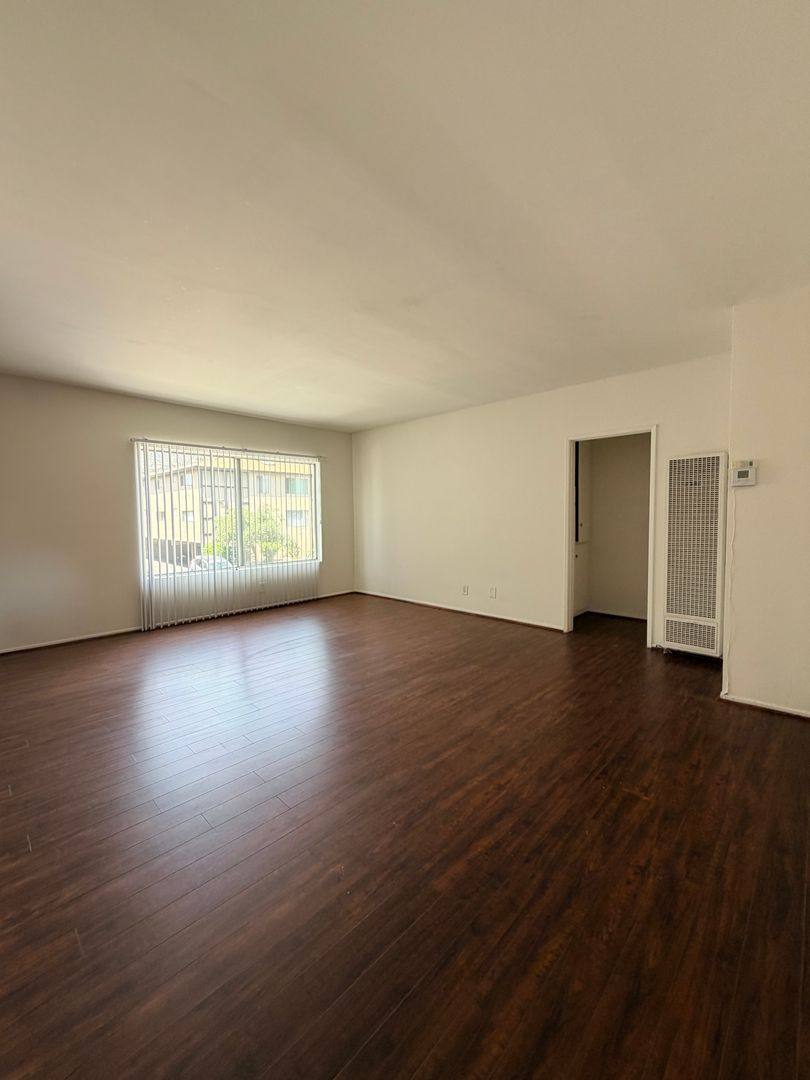 Apartment for rent at 434 W Dryden St, Glendale, CA 91202