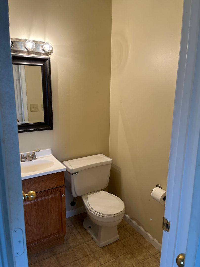 Apartment for rent at 1601 E Fort Wayne St #5, Warsaw, IN 46580