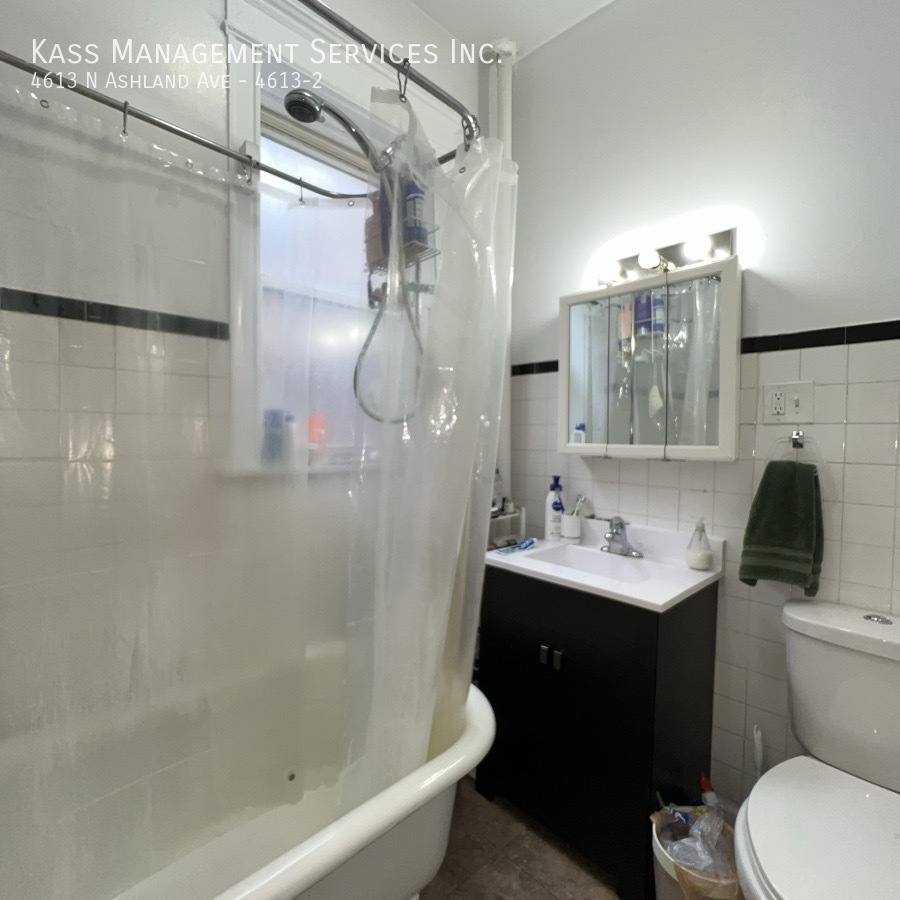 Apartment for rent at 4613 N Ashland Ave #2, Chicago, IL 60640