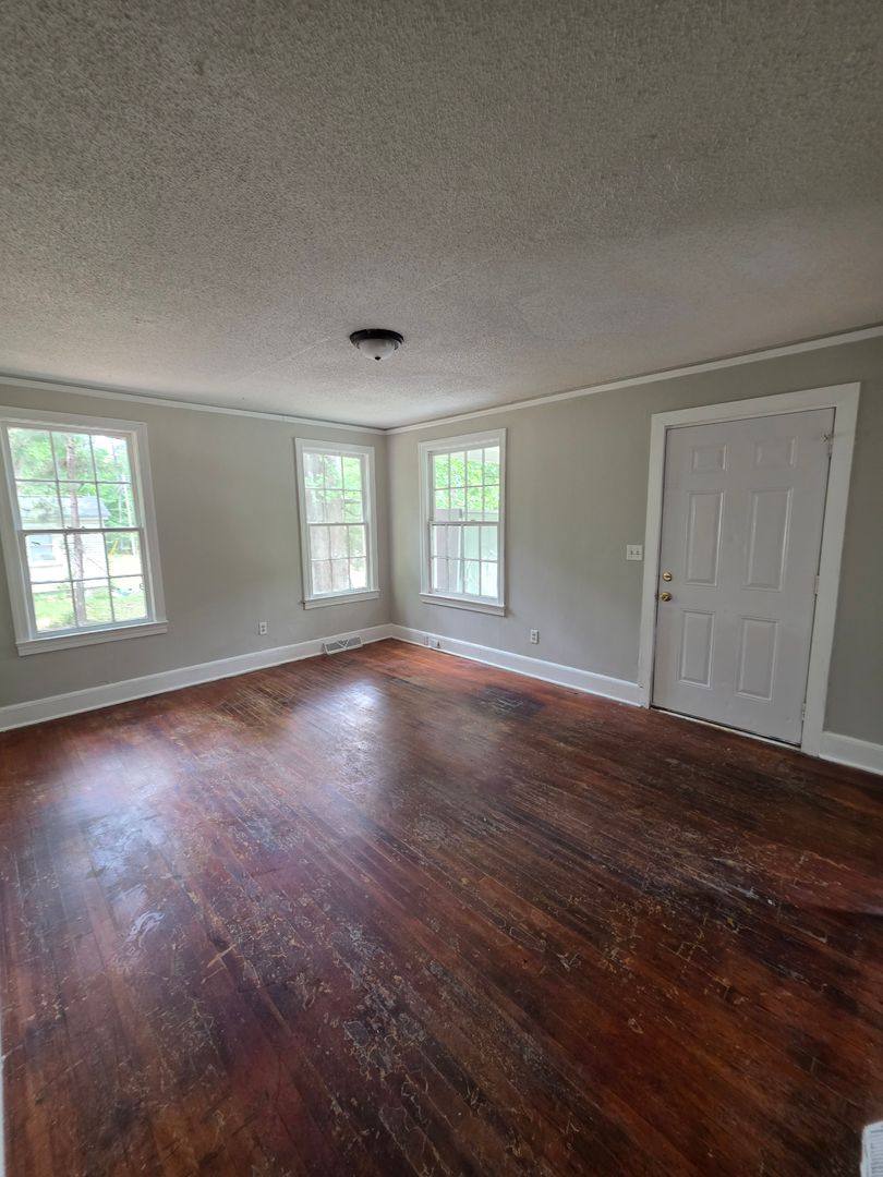 House for rent at 1407 Jerome Dr, Columbia, SC 29203