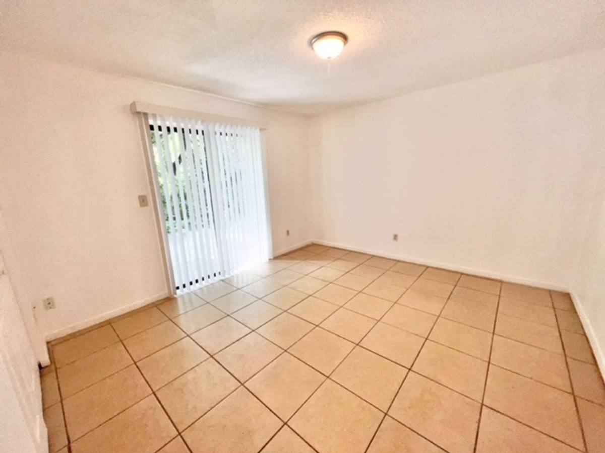 Apartment for rent at 501 W Ohio Ave, Deland, FL 32720