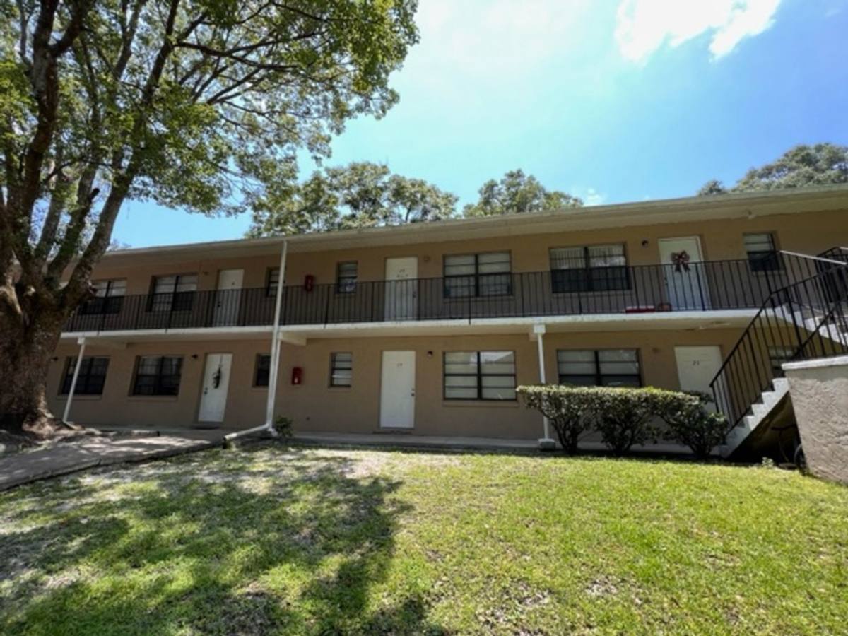 Apartment for rent at 501 W Ohio Ave, Deland, FL 32720