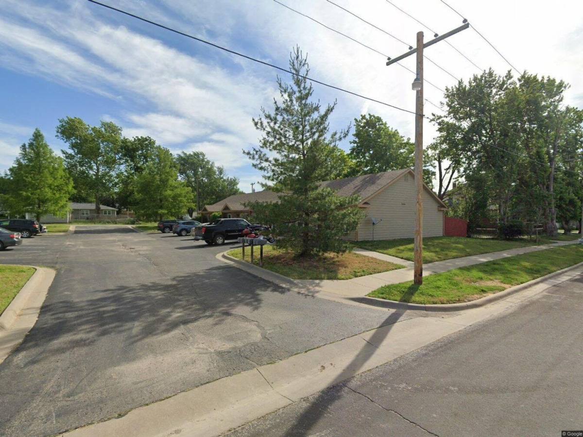 Apartment for rent at 609 611 Mission St, Saint Marys, KS 66536