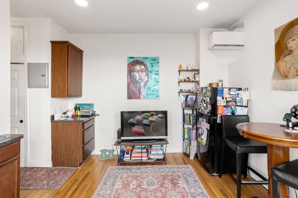 Apartment for rent at 1001 Pine St, Philadelphia, PA 19107