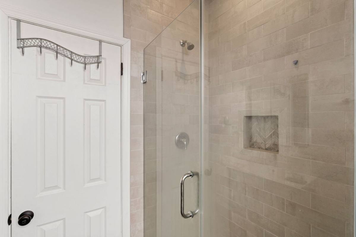 Apartment for rent at 1001 Pine St, Philadelphia, PA 19107
