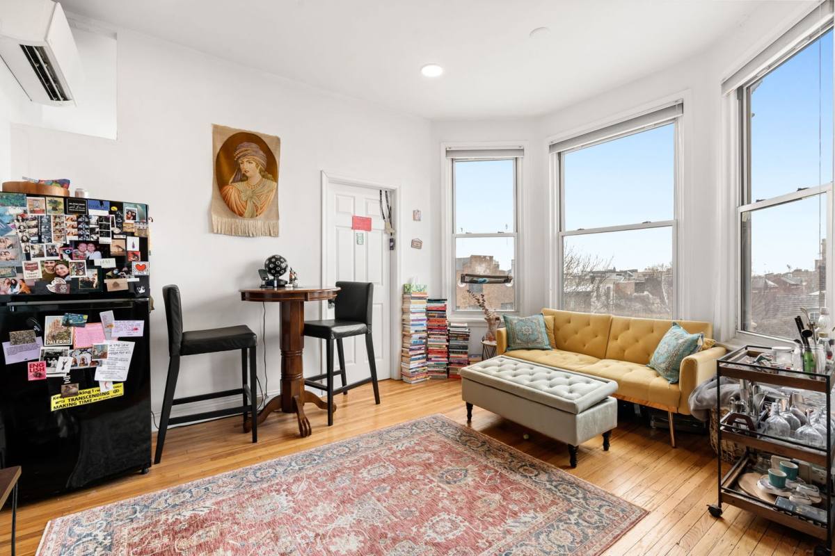 Apartment for rent at 1001 Pine St, Philadelphia, PA 19107