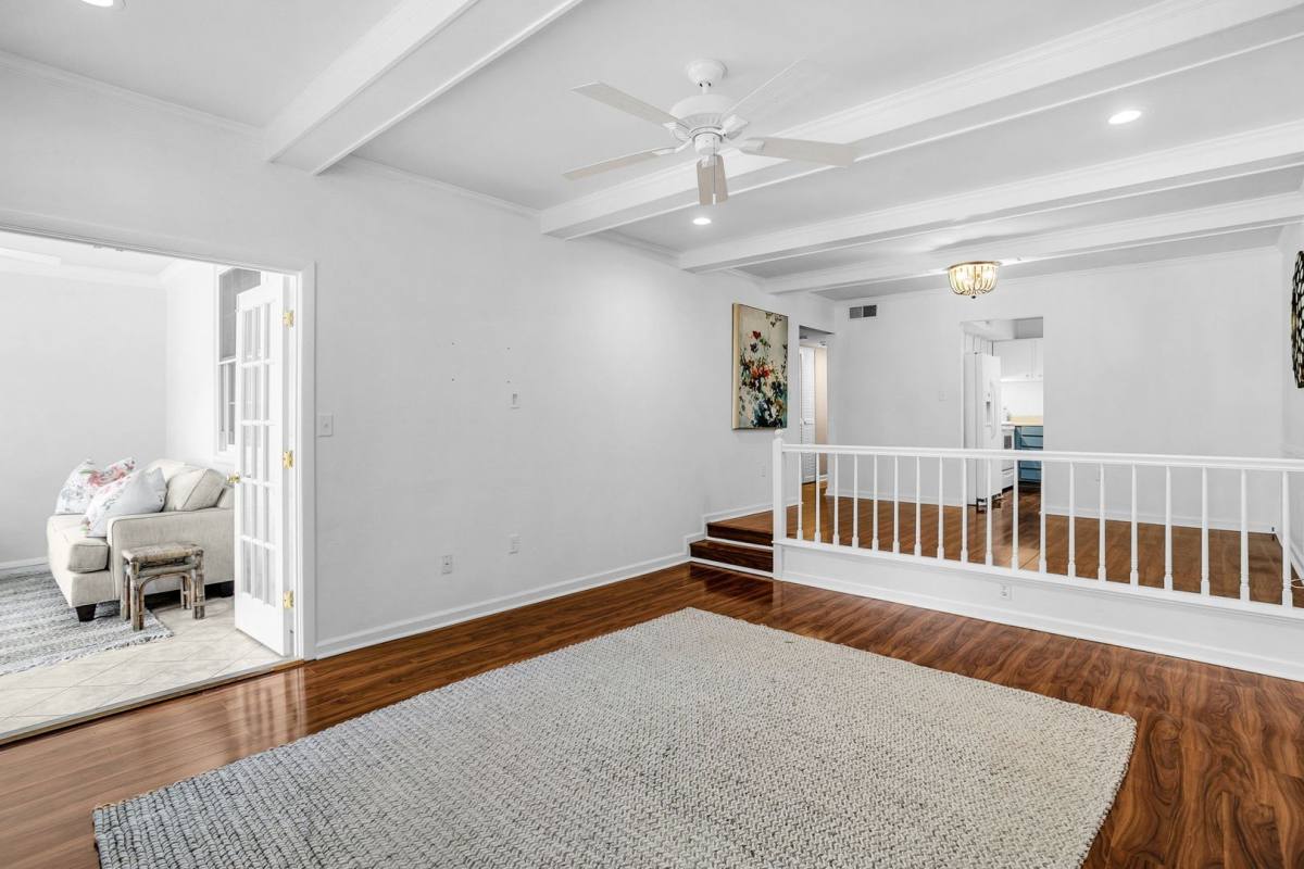 Apartment for rent at 925 Cleveland St, Greenville, SC 29601