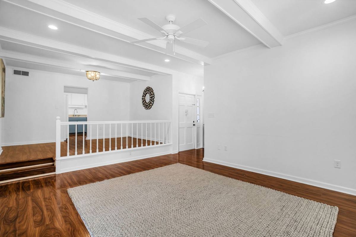 Apartment for rent at 925 Cleveland St, Greenville, SC 29601
