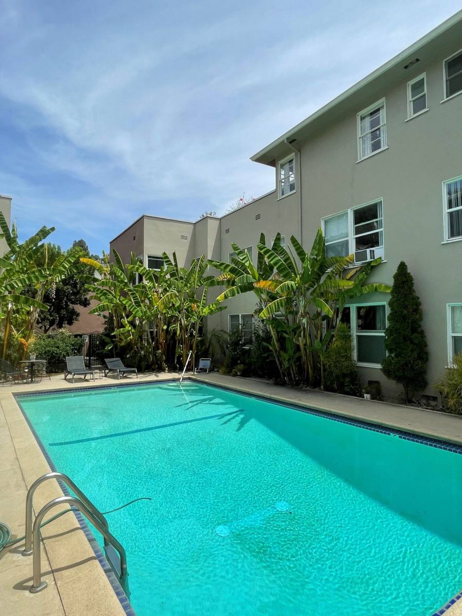 Apartment for rent at 8017 Selma Ave, Los Angeles, CA 90046