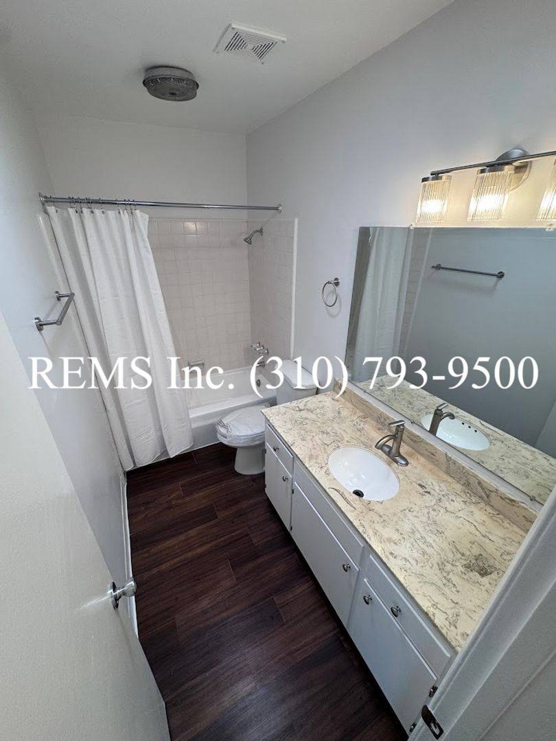 Apartment for rent at 710 S Fir Ave, Inglewood, CA 90301