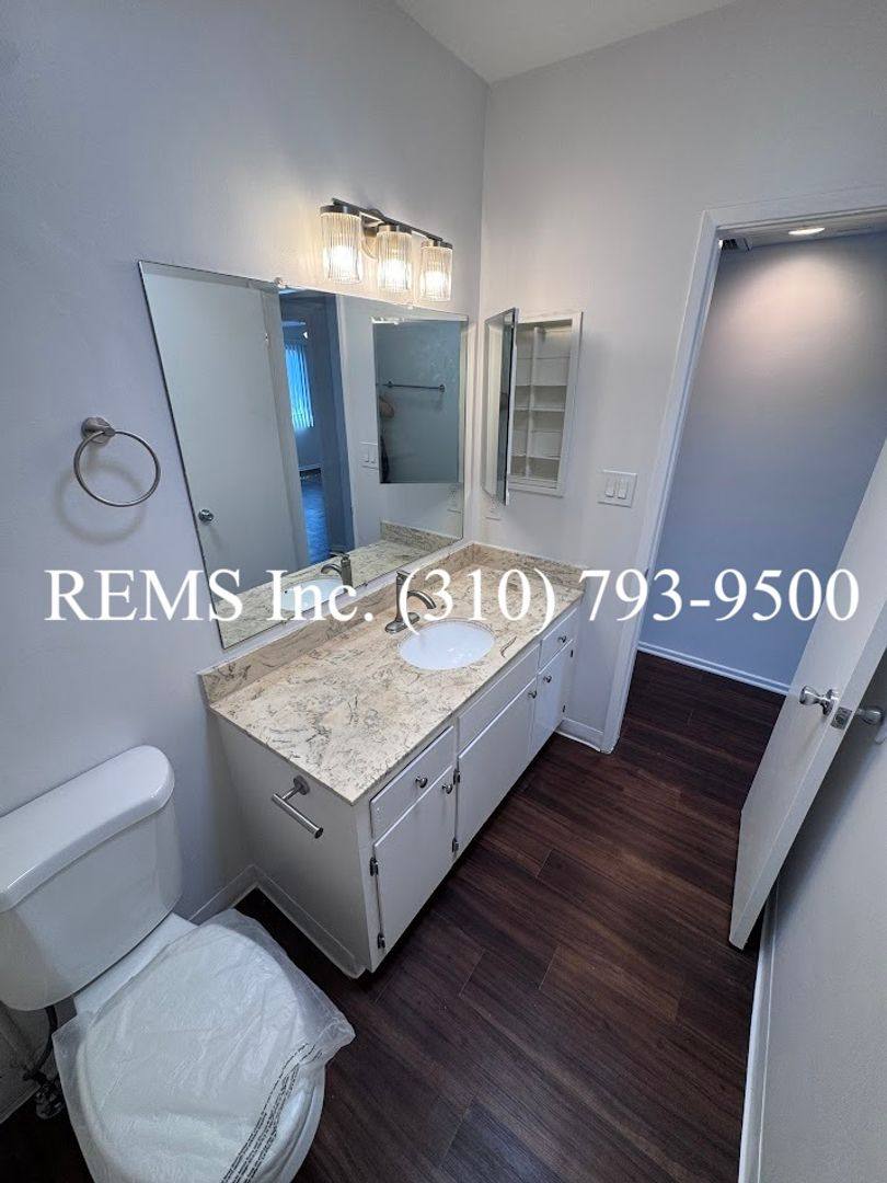 Apartment for rent at 710 S Fir Ave, Inglewood, CA 90301