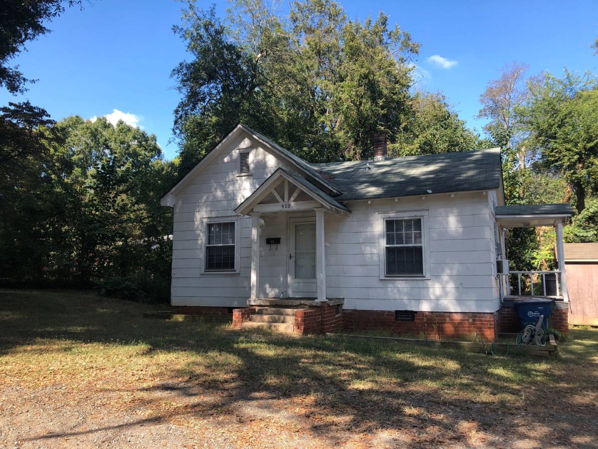 House for rent at 408 W Charlotte Ave, Mount Holly, NC 28120