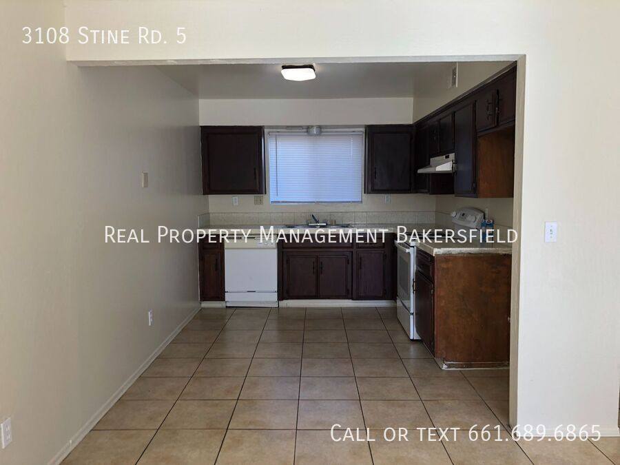 Townhouse for rent at 3108 Stine Rd #5, Bakersfield, CA 93309