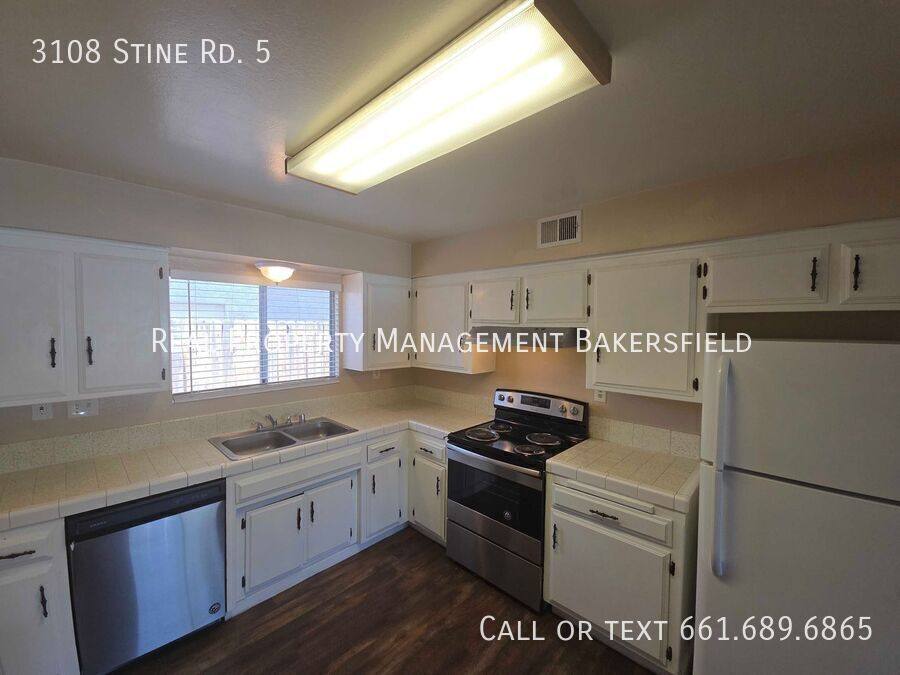 Townhouse for rent at 3108 Stine Rd #5, Bakersfield, CA 93309