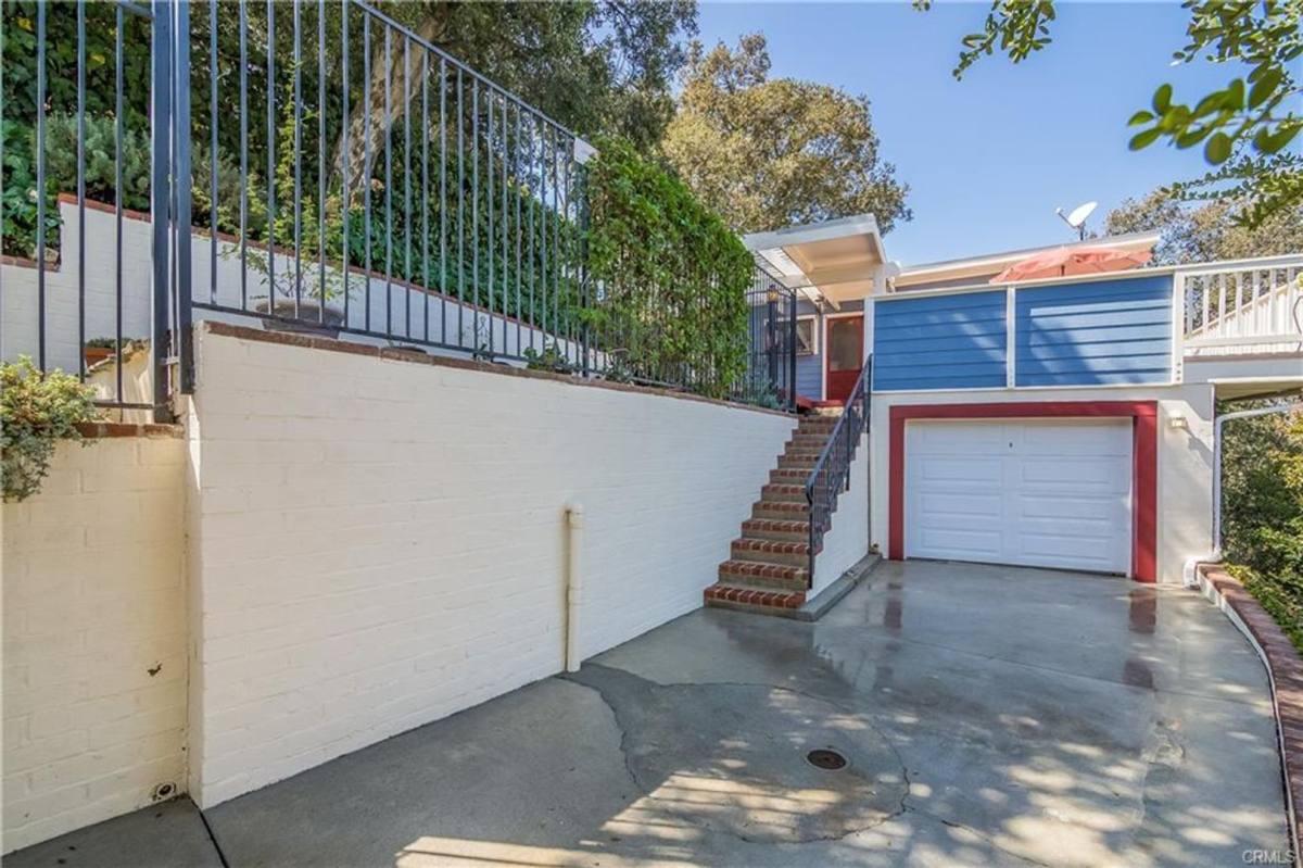 House for rent at 7036 Highcliff Trail, Panorama City, CA 91402
