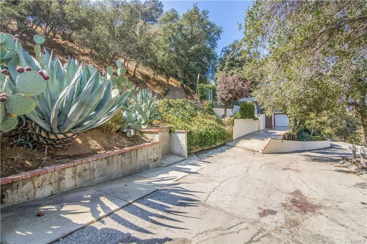House for rent at 7036 Highcliff Trail, Panorama City, CA 91402