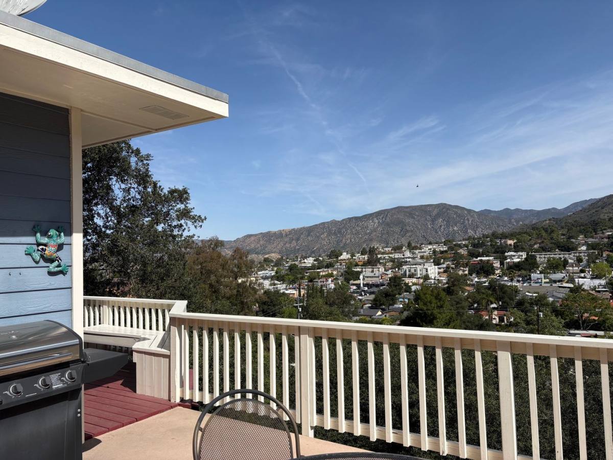 House for rent at 7036 Highcliff Trail, Panorama City, CA 91402