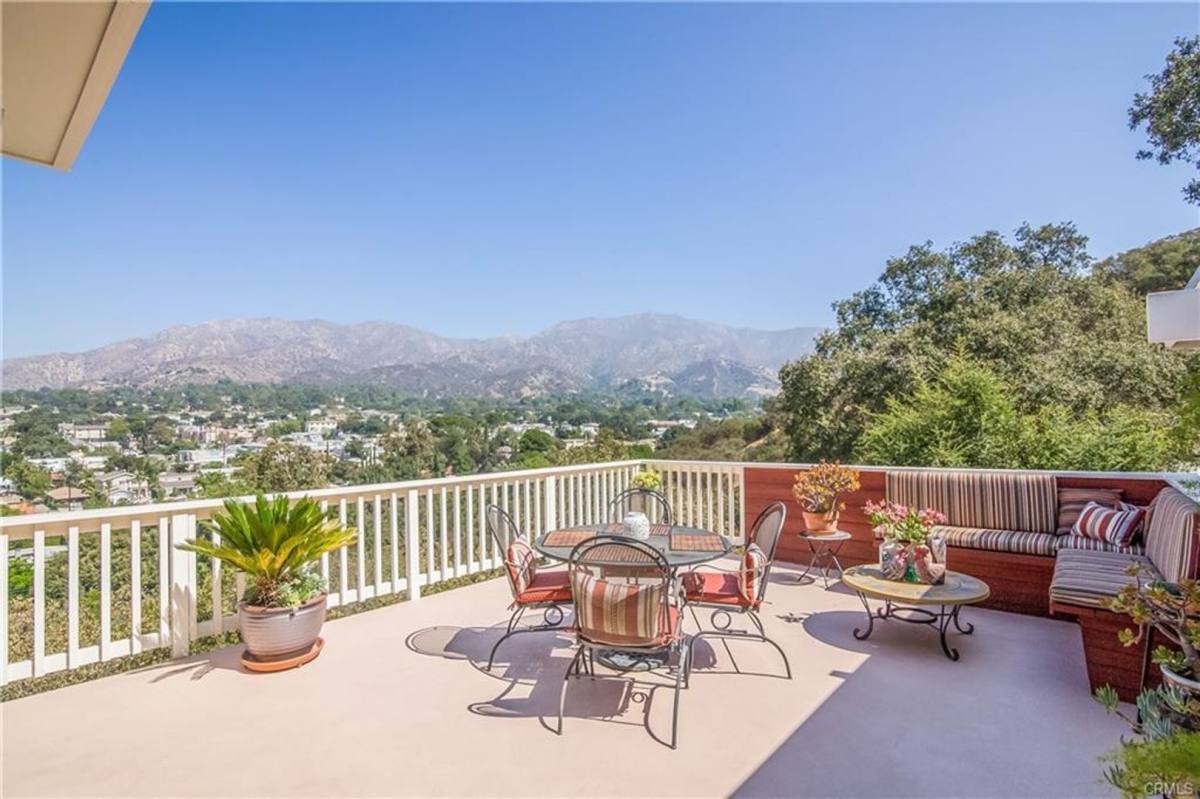 House for rent at 7036 Highcliff Trail, Panorama City, CA 91402