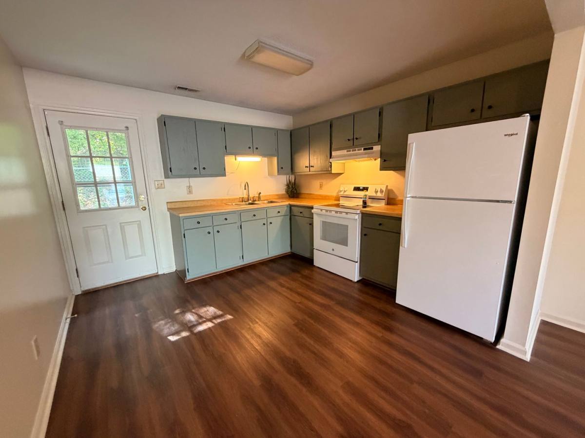Apartment for rent at 3020 A-F Sherrill Ave, Jamestown, NC 27282