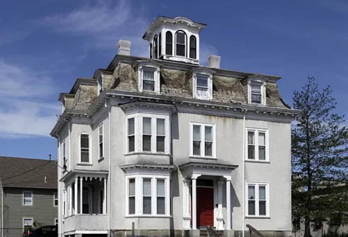 Apartment for rent at 865 Eddy St, Providence, RI 02905