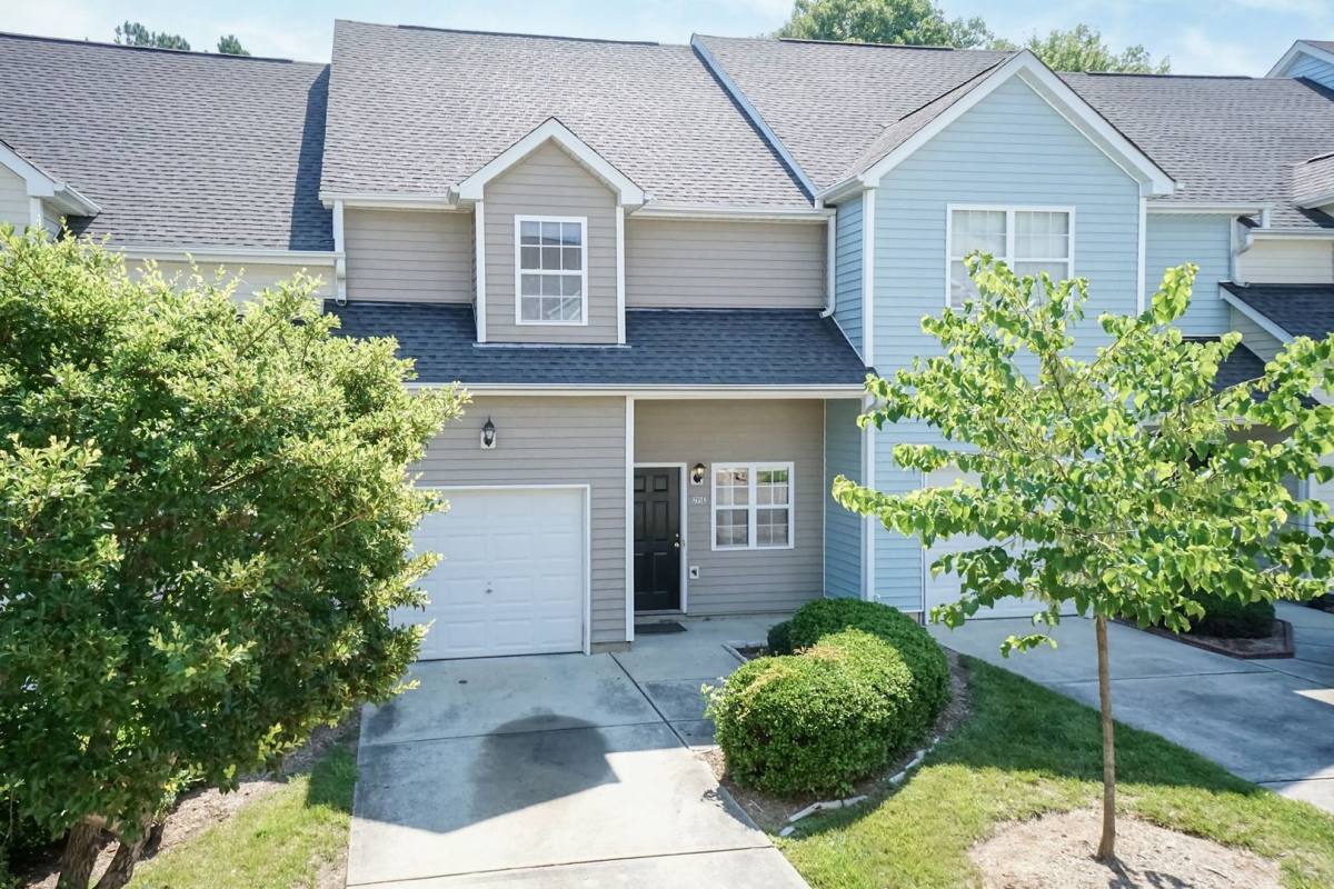 House for rent at 295 Plaza Dr, Chapel Hill, NC 27517