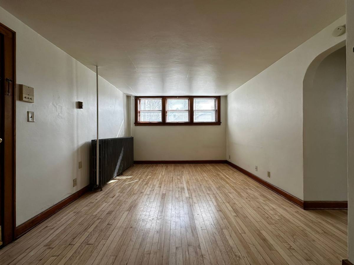 Apartment for rent at 822 Pine St, Green Bay, WI 54301