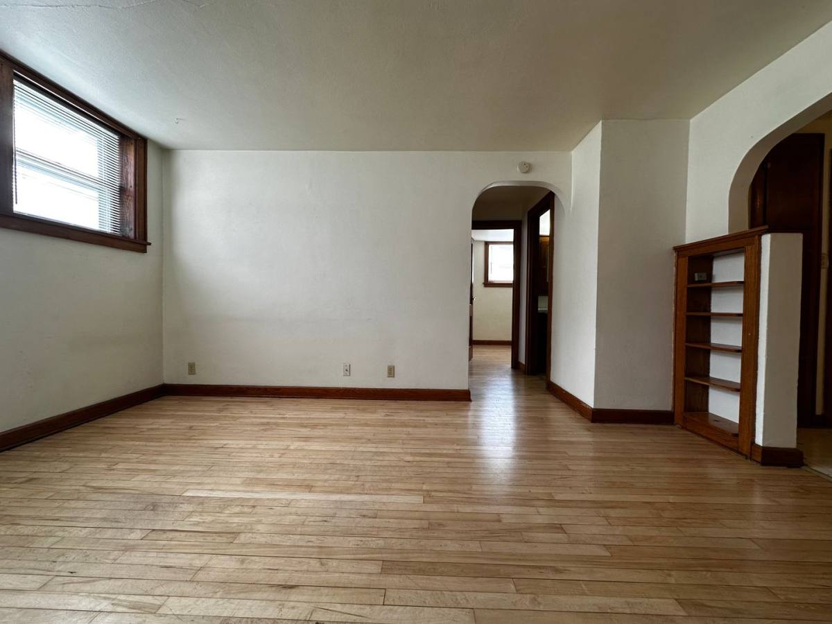 Apartment for rent at 822 Pine St, Green Bay, WI 54301