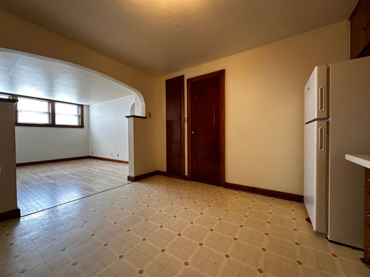 Apartment for rent at 822 Pine St, Green Bay, WI 54301