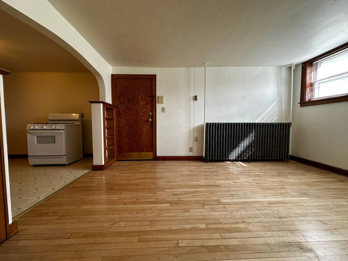 Apartment for rent at 822 Pine St, Green Bay, WI 54301