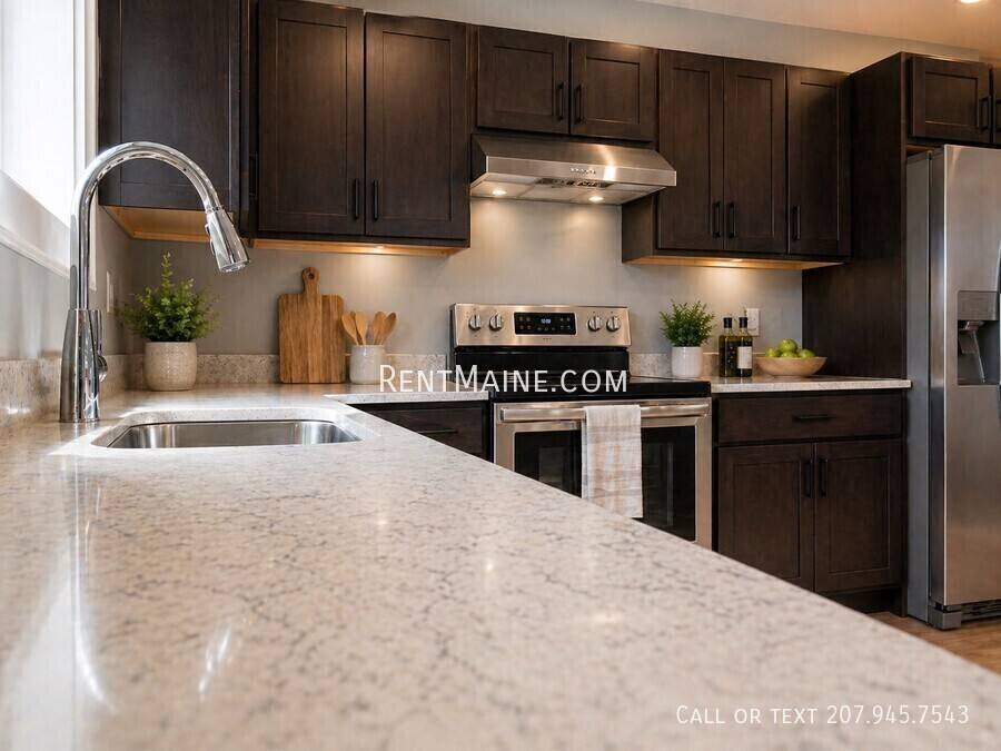 Apartment for rent at 599 Pine Tree Rd #3, Bangor, ME 04401