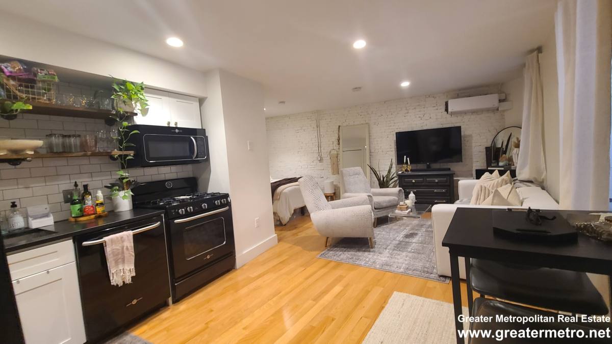 Apartment for rent at 280 N St #6, Boston, MA 02109