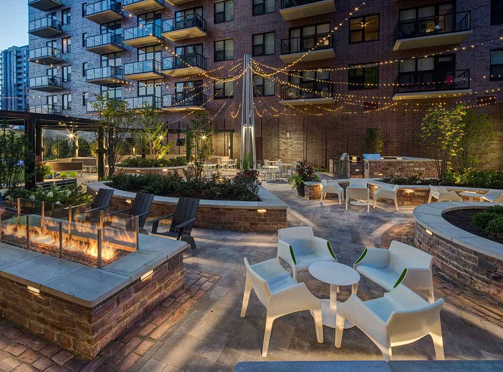 Apartment for rent at 842 S Clark, Chicago, IL 60605