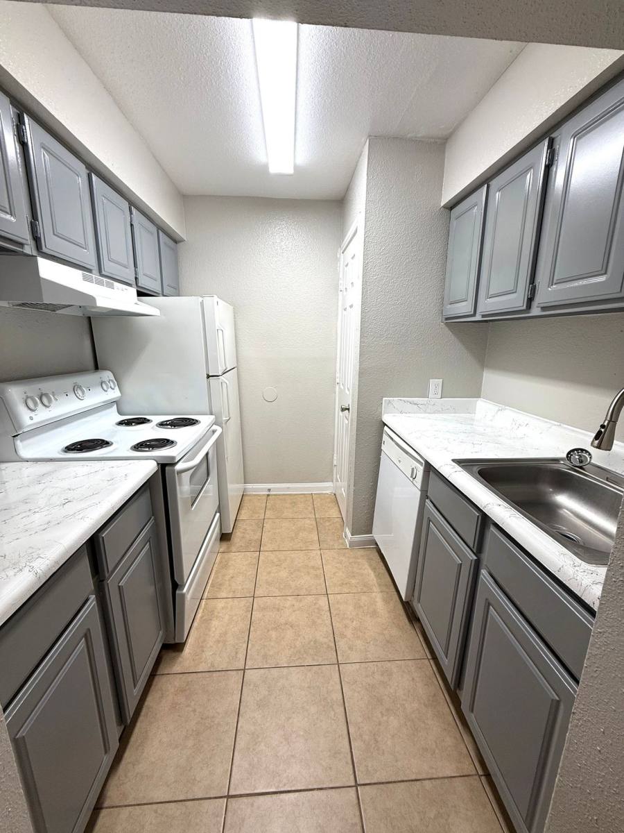 Apartment for rent at 17435 Imperial Valley Dr, Houston, TX 77060