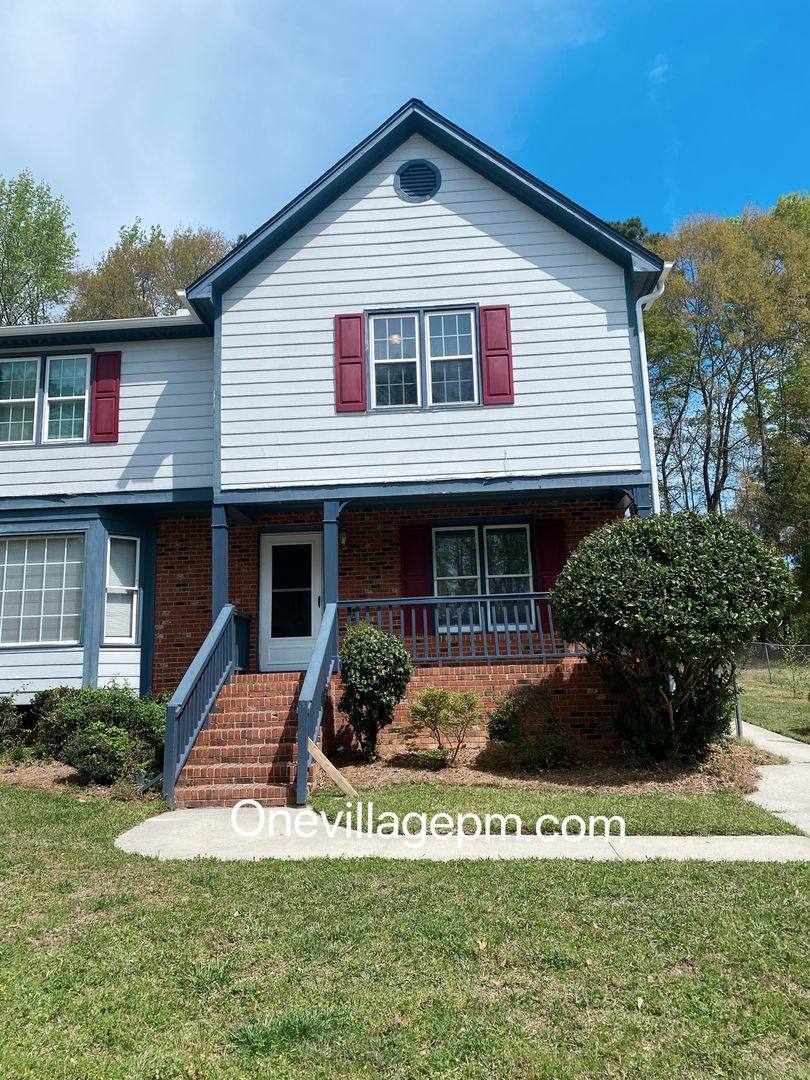 Apartment for rent at 433 Creekway Dr, Fuquay Varina, NC 27526