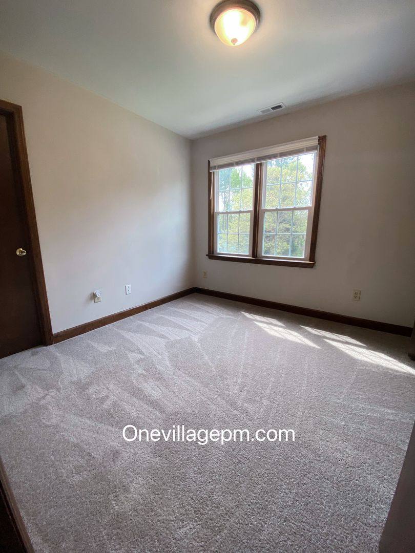 Apartment for rent at 433 Creekway Dr, Fuquay Varina, NC 27526