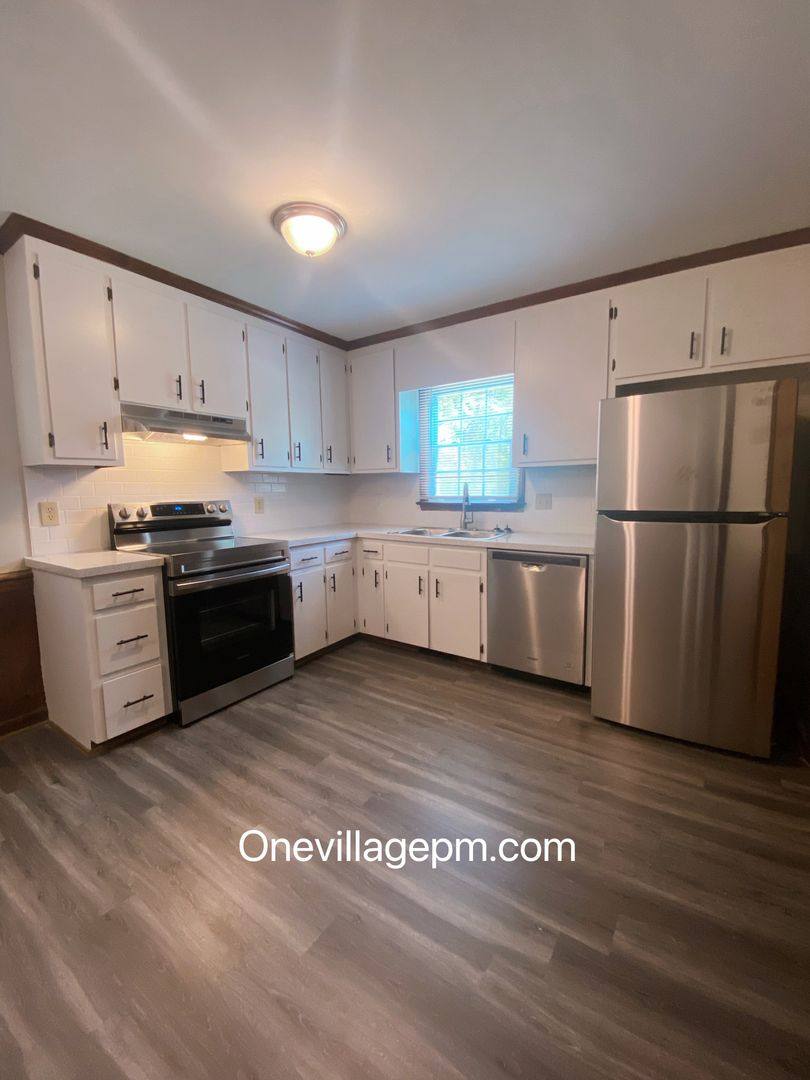 Apartment for rent at 433 Creekway Dr, Fuquay Varina, NC 27526