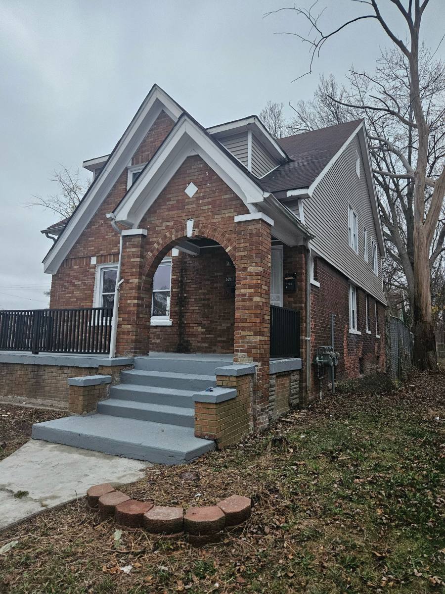 Townhouse for rent at 5211 Lakeview, Detroit, MI 48213