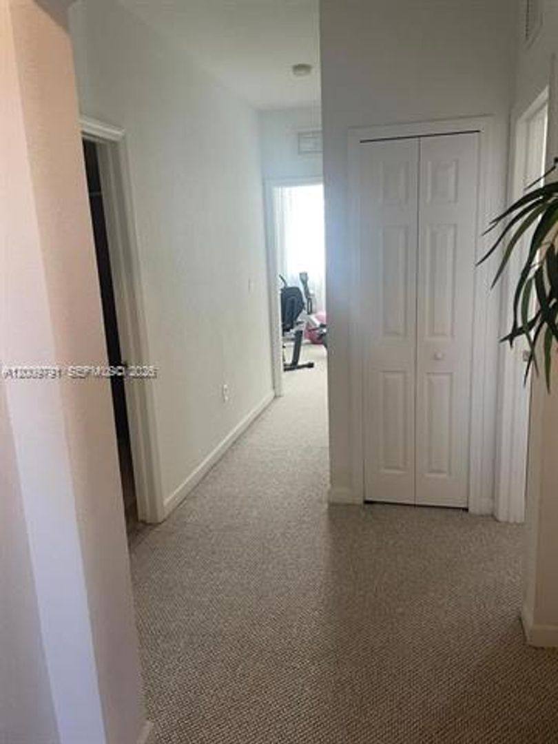 Townhouse for rent at 11425 NW 76th Terrace Th, Miami, FL 33178