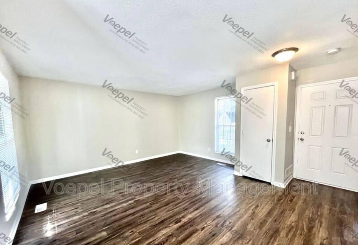 Apartment for rent at 10109 - 10115 E, Kansas City, MO 64133