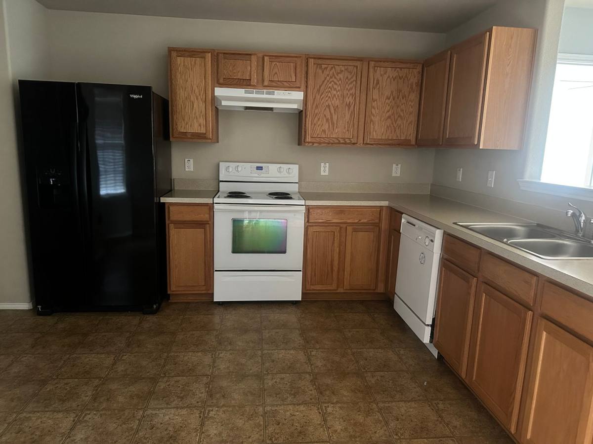 House for rent at 5729 Mirror Ridge Dr, Fort Worth, TX 76179