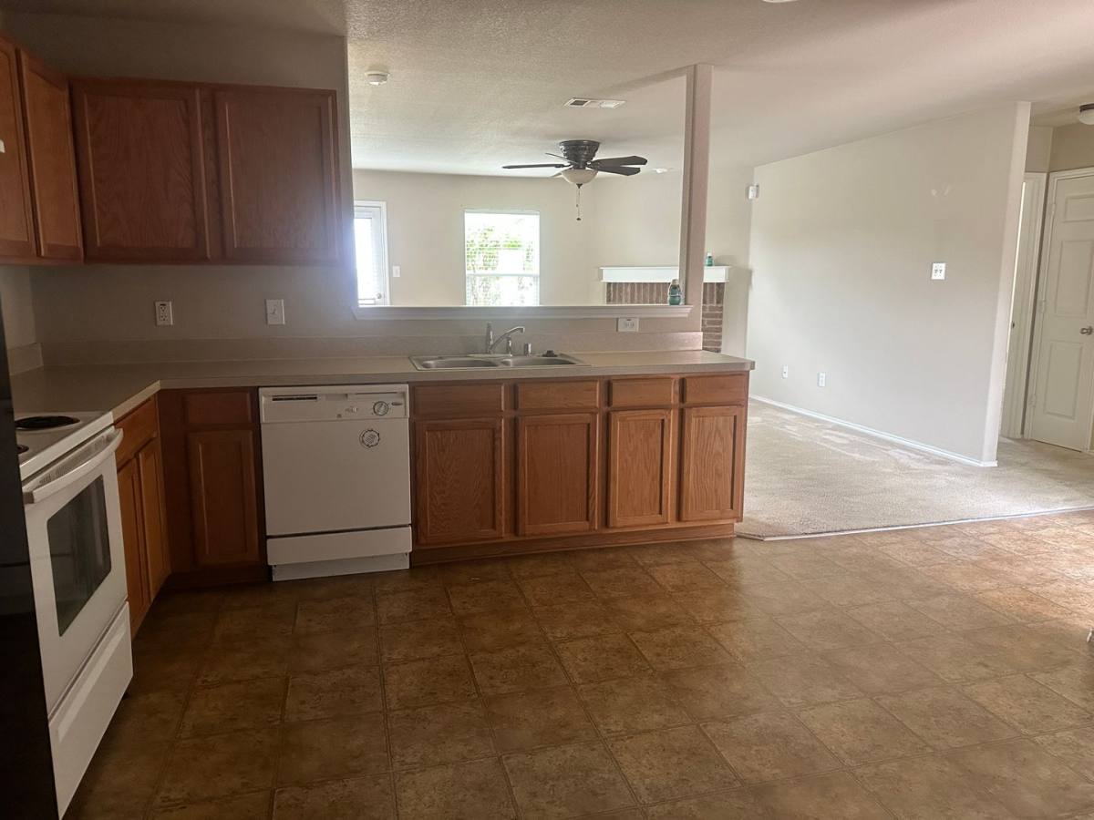 House for rent at 5729 Mirror Ridge Dr, Fort Worth, TX 76179
