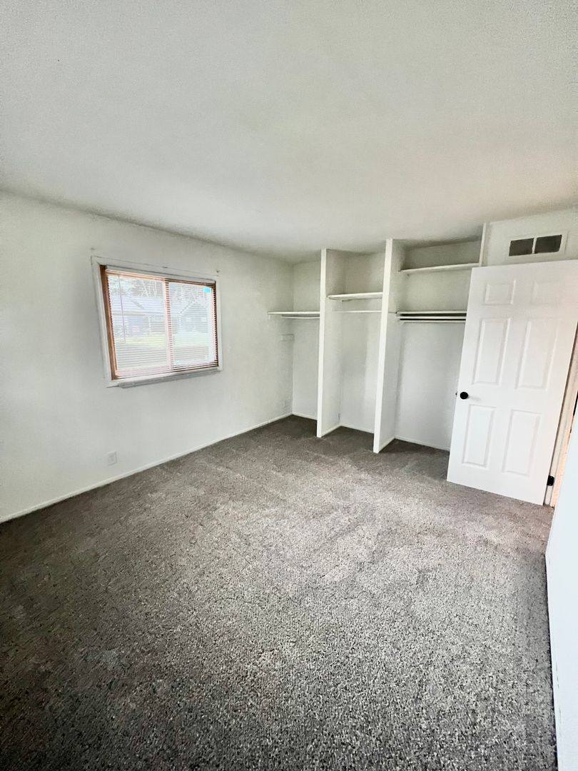 House for rent at 4737 Pinecrest Dr, Fort Wayne, IN 46809