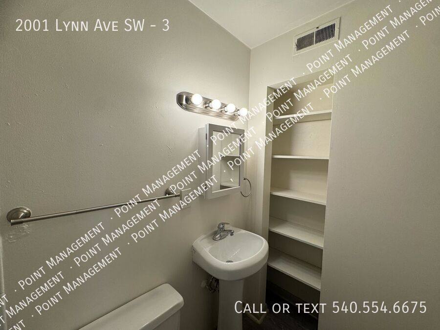 Apartment for rent at 2001 Lynn Ave SW #3, Roanoke, VA 24014