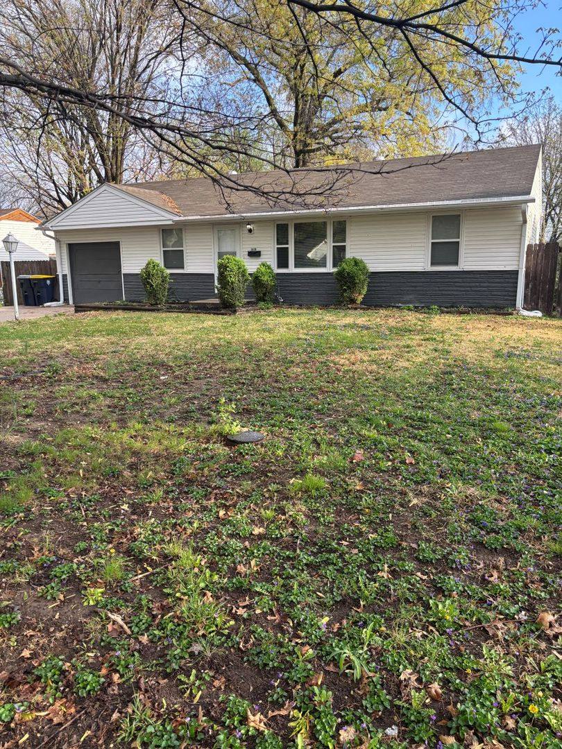 House for rent at 5906 E 99th Terrace, Kansas City, MO 64134