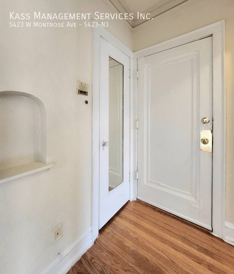 Apartment for rent at 5423 W Montrose Ave #N3, Chicago, IL 60641