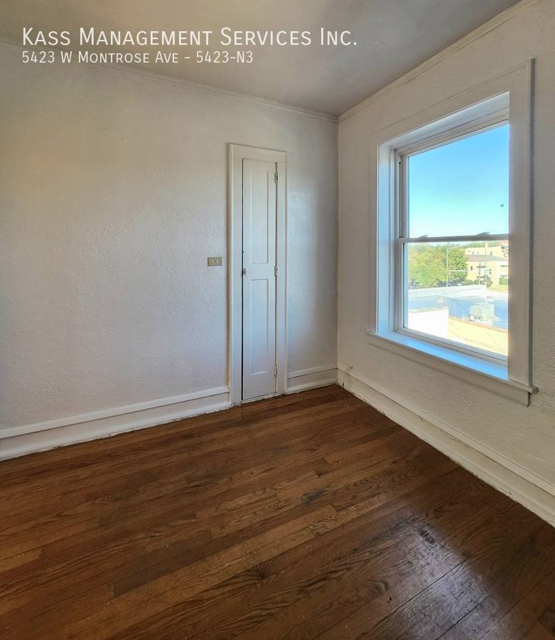 Apartment for rent at 5423 W Montrose Ave #N3, Chicago, IL 60641