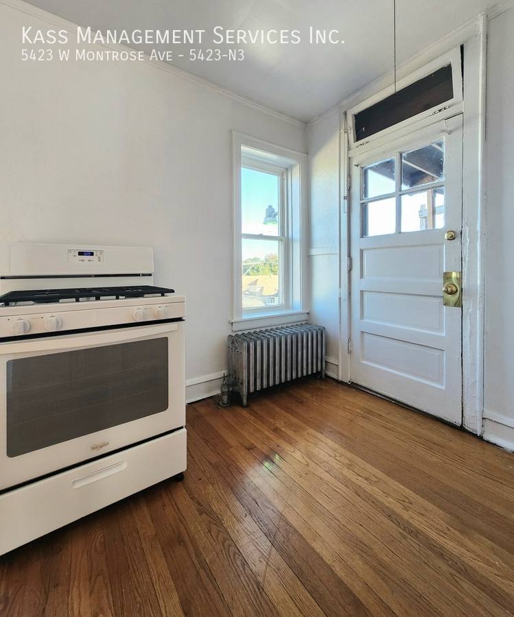 Apartment for rent at 5423 W Montrose Ave #N3, Chicago, IL 60641